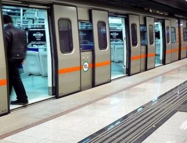 Δόθηκαν ξανά στο κοινό οι σταθμοί του μετρό μετά την απειλή για βόμβα